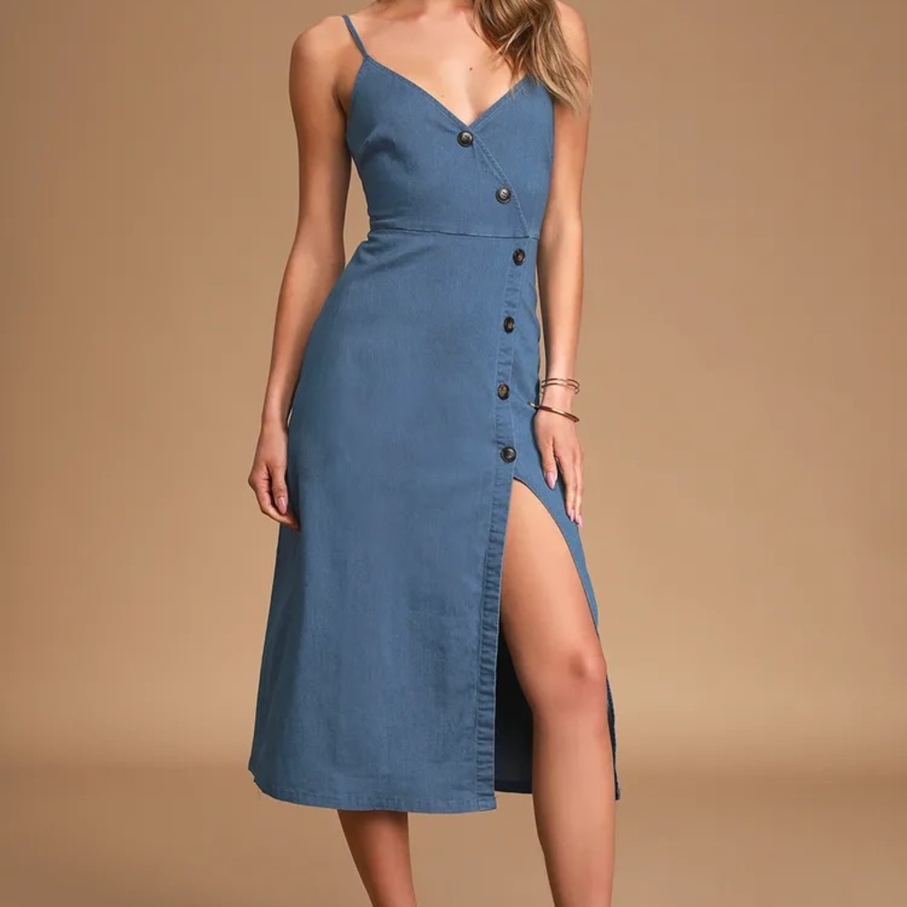 NWOT Lulu’s chambray midi dress